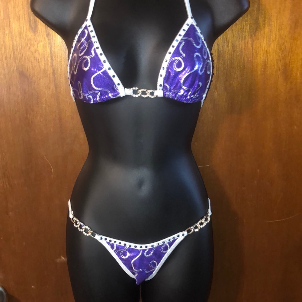 Competition suit
